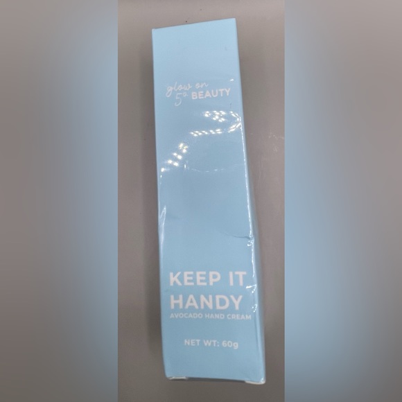 ⭐️GLOW ON 5TH Keep it Handy Hand Cream in
Avocado NWT 60 grams - Picture 7 of 8